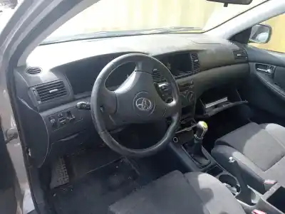 Veicolo di demolizione toyota corolla (e12) 2.0 d-4d linea luna berlina dell'anno 2003 alimentato 1cdftv