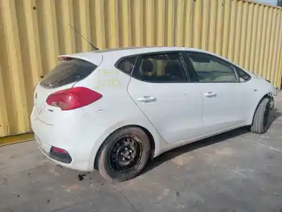 Veículo de Sucata kia cee´d business do ano 2013 alimentado d4fc