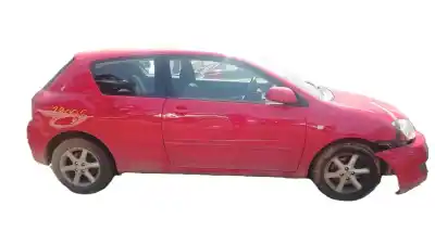 Veicolo di demolizione TOYOTA COROLLA (E12)  dell'anno 2004 alimentato 