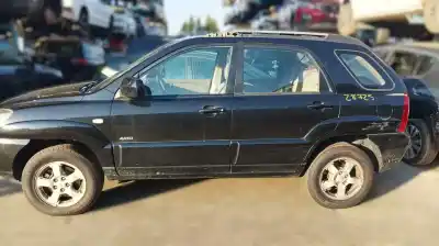 Veicolo di demolizione KIA SPORTAGE  dell'anno 2010 alimentato D4EA