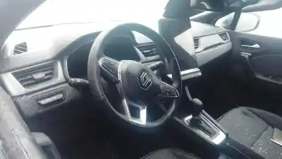 Veicolo di demolizione renault captur ii (2019-0) dell'anno 2025 alimentato h4m630