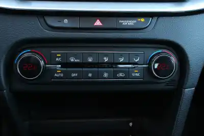 Здавання транспортного засобу kia ceed tech року 2020 потужний g3lc