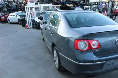 Veicolo di demolizione volkswagen passat berlina (3c2) r line dell'anno 2010 alimentato cba