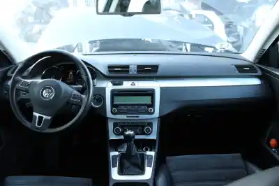 Veicolo di demolizione volkswagen passat berlina (3c2) r line dell'anno 2010 alimentato cba