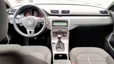 Vehicul casat volkswagen passat lim. (362) edition bluemotion al anului 2011 alimentat cff