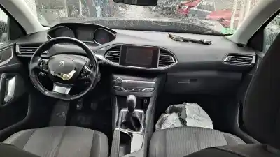 Veículo de Sucata peugeot 308 business line do ano 2016 alimentado bh02