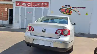 Veicolo di demolizione volkswagen passat berlina (3c2) highline dell'anno 2007 alimentato bkp