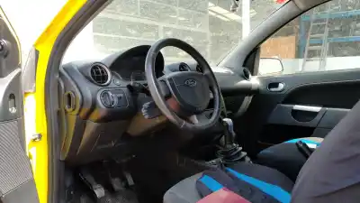 Sloopvoertuig ford fiesta (cbk) ambiente van het jaar 2005 aangedreven f6ja