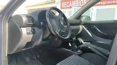 Здавання транспортного засобу seat leon (1m1) signo року 2001 потужний azd