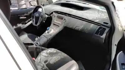 Sloopvoertuig toyota prius (nhw30) plug-in hybrid advance van het jaar 2013 aangedreven 2zr