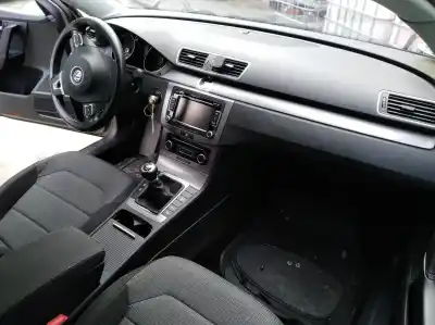 Vehicul casat volkswagen passat lim. (362) advance bluemotion al anului 2012 alimentat cayc