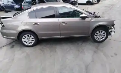 Vehicul casat volkswagen passat lim. (362) advance bluemotion al anului 2012 alimentat cayc