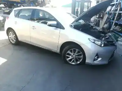 Veicolo di demolizione TOYOTA AURIS Active dell'anno 2014 alimentato 1ND