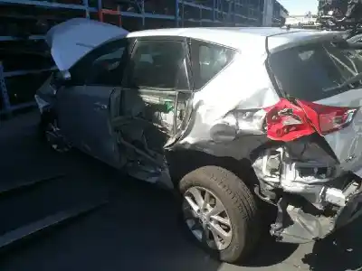 Veicolo di demolizione toyota auris active dell'anno 2014 alimentato 1nd