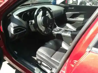 Veículo de Sucata jaguar xe prestige do ano 2017 alimentado 204dtd