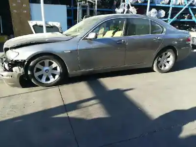 Veicolo di demolizione bmw serie 7 (e65/e66) 730d dell'anno 2007 alimentato m57306d3