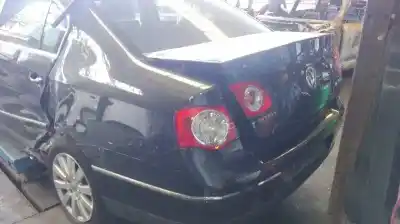 Veicolo di demolizione volkswagen passat berlina (3c2) advance dell'anno 2005 alimentato bkp