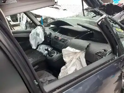 Здавання транспортного засобу citroen c4 picasso avatar року 2007 потужний 9hz