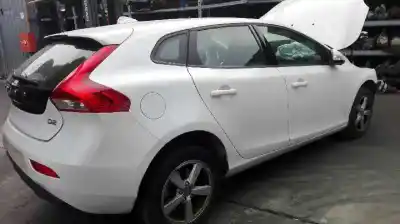 Sloopvoertuig volvo                                              v40                                                                                                                                                                                                                                                        kinetic                                                                                                                                                                                                                                                    van het jaar 2015 aangedreven d4204t8