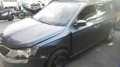 Veicolo di demolizione skoda fabia active dell'anno 2015 alimentato chyb