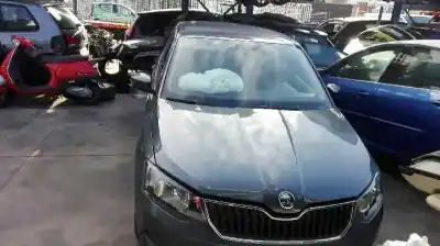 Veicolo di demolizione skoda fabia active dell'anno 2015 alimentato chyb