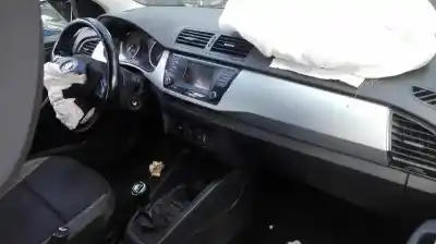 Veicolo di demolizione skoda fabia active dell'anno 2015 alimentato chyb