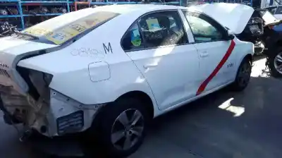 Veicolo di demolizione skoda rapid ambition dell'anno 2015 alimentato cxm