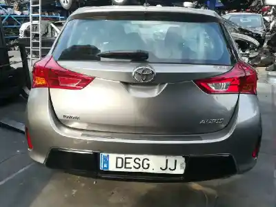 Veicolo di demolizione toyota auris active dell'anno 2014 alimentato 1nd