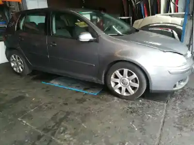 Sloopvoertuig volkswagen golf v berlina (1k1) highline van het jaar 2006 aangedreven bkd