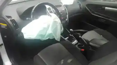 Veículo de Sucata kia pro_cee´d drive do ano 2012 alimentado g4fal