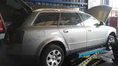 Veículo de Sucata audi a4 avant (8e) 1.9 tdi (96kw) do ano 2002 alimentado awx