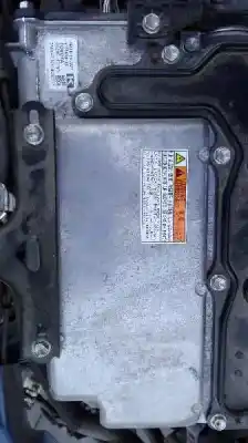 Veículo de Sucata toyota auris (_e18_) 1.8 hybrid (zwe186_) do ano 2015 alimentado 2zr