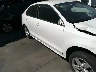 Veicolo di demolizione volkswagen jetta (162) advance bluemotion dell'anno 2011 alimentato cay