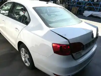 Veicolo di demolizione volkswagen jetta (162) advance bluemotion dell'anno 2011 alimentato cay