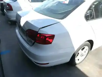 Veicolo di demolizione volkswagen jetta (162) advance bluemotion dell'anno 2011 alimentato cay