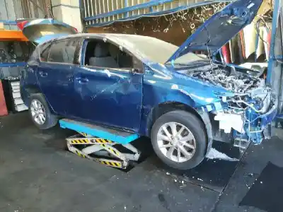 Veicolo di demolizione TOYOTA AURIS Active dell'anno 2013 alimentato 1AD