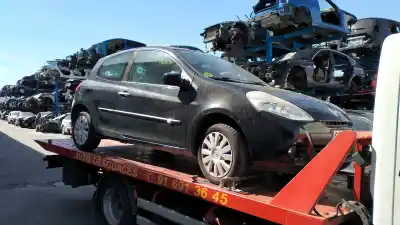 Veículo de Sucata RENAULT CLIO III 20 Aniversario do ano 2010 alimentado K9K766