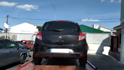 Veículo de Sucata renault clio iii 20 aniversario do ano 2010 alimentado k9k766