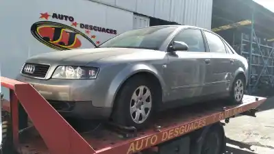 Veículo de Sucata AUDI A4 AVANT (8E) 1.8 T Quattro do ano 2002 alimentado AVJ