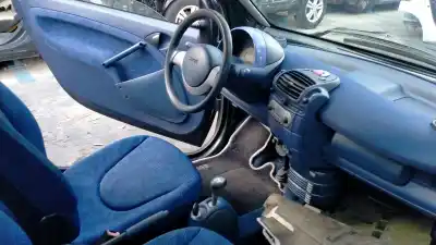 Veículo de Sucata smart coupe pure do ano 2000 alimentado 