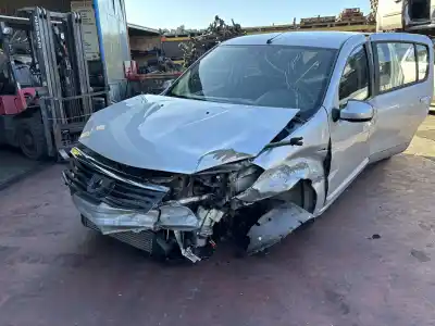 Veicolo di demolizione dacia sandero laureate dell'anno 2010 alimentato k9k796