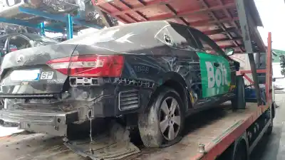 Здавання транспортного засобу skoda superb (3v3) ambition року 2018 потужний crl