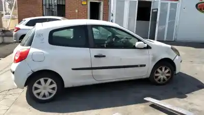 Veículo de Sucata RENAULT CLIO III Confort Dynamique do ano 2006 alimentado K9K768