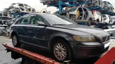 Veicolo di demolizione VOLVO S40 BERLINA  dell'anno 2004 alimentato B5244S5