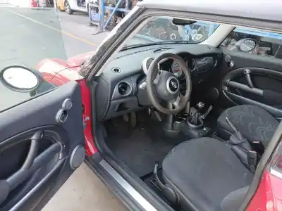 Veicolo di demolizione mini mini (r50, r53) cooper dell'anno 2003 alimentato w10 b16 a