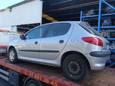 Veículo de Sucata peugeot 206 fastback (2a/c) 1.4 hdi do ano 2002 alimentado 8hx (dv4td)