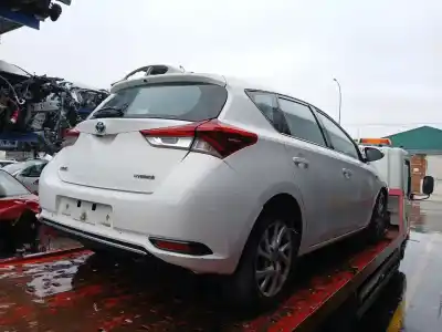 Scrapping Vehicle toyota auris (_e18_) 1.8 hybrid (zwe186_) of the year 2017 powered 2zr-fxe