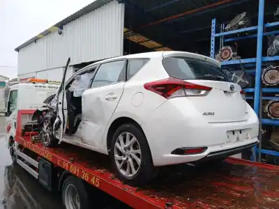 Scrapping Vehicle toyota auris (_e18_) 1.8 hybrid (zwe186_) of the year 2017 powered 2zr-fxe