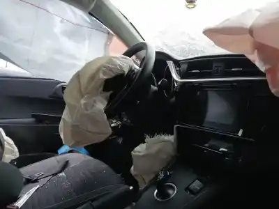 Scrapping Vehicle toyota auris (_e18_) 1.8 hybrid (zwe186_) of the year 2017 powered 2zr-fxe