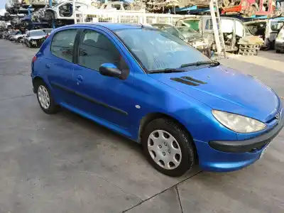 Veículo de Sucata peugeot 206 fastback (2a/c) 1.4 hdi do ano 2003 alimentado 8hx (dv4td)